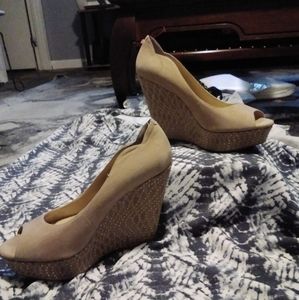 Gianni Bini sz 9 Tan Rhinestone  Wedge Sandals